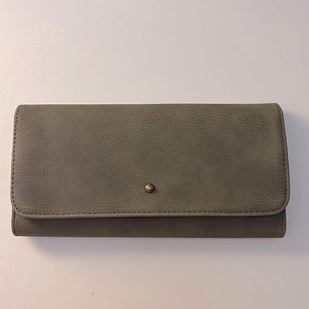 green wallet